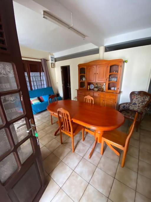 Maison En Bord De Mer A Trois Rivieres. Bagian luar foto