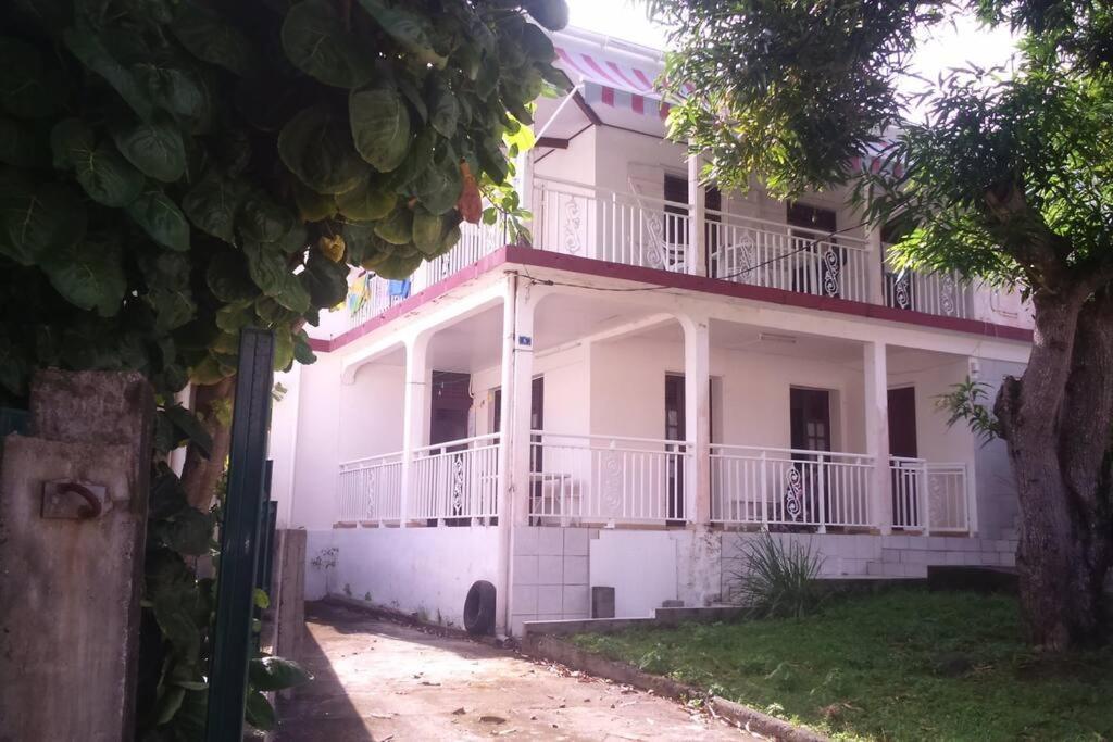 Maison En Bord De Mer A Trois Rivieres. Bagian luar foto